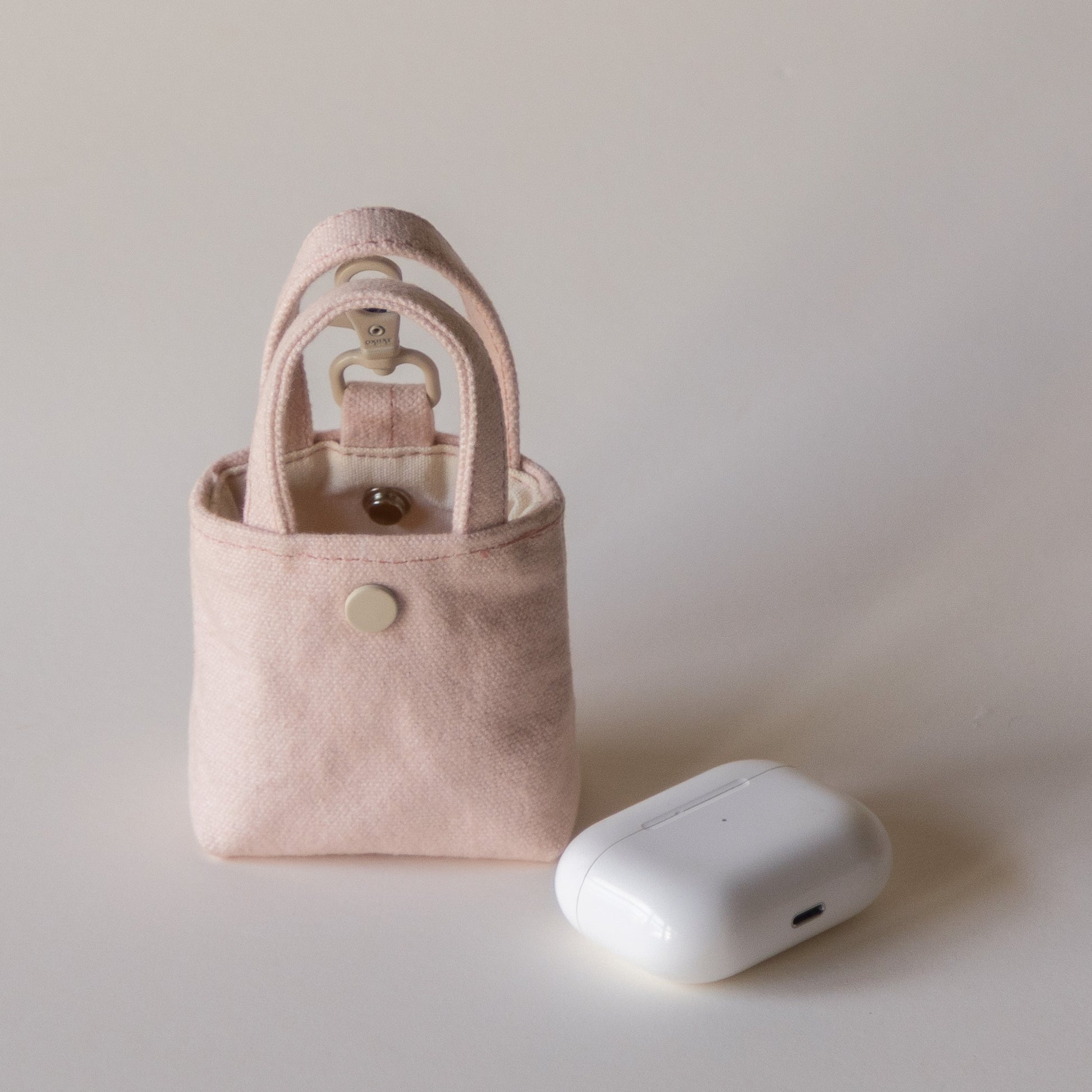 Soft Date Mini Bag charm - Powder