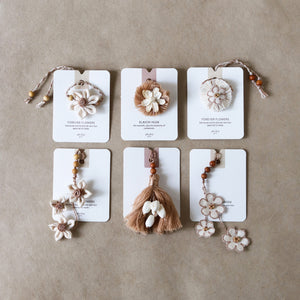 Jasmine Twirl Rakhi Trio (2 rakhis, 1 lumba)