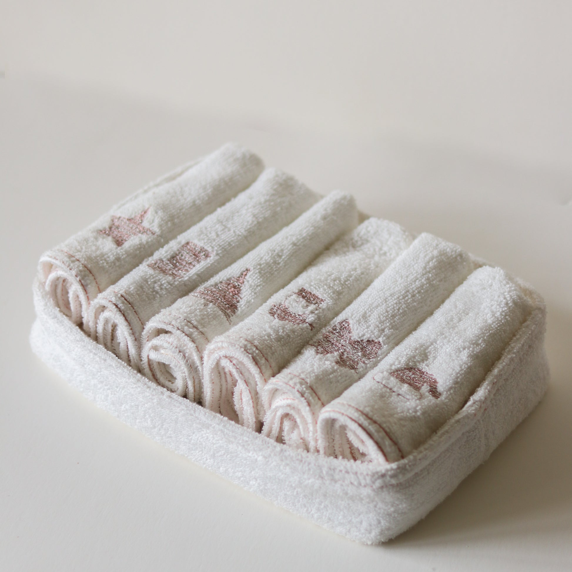Snowy Face Towel Tray (pack of 6)