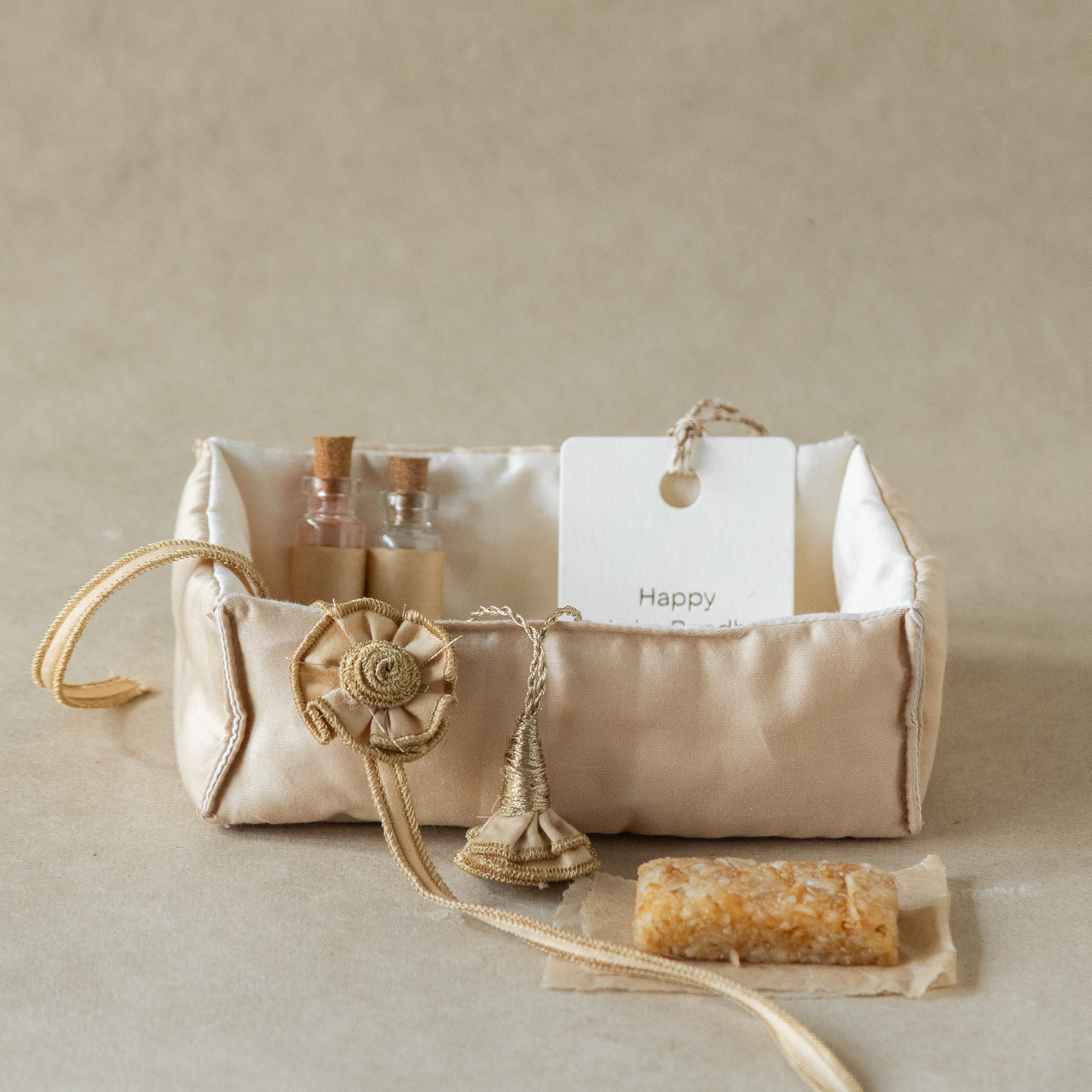 Heart of Gold: Rakhi Gift Tray