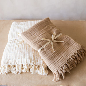 Fyra Fringe Throw