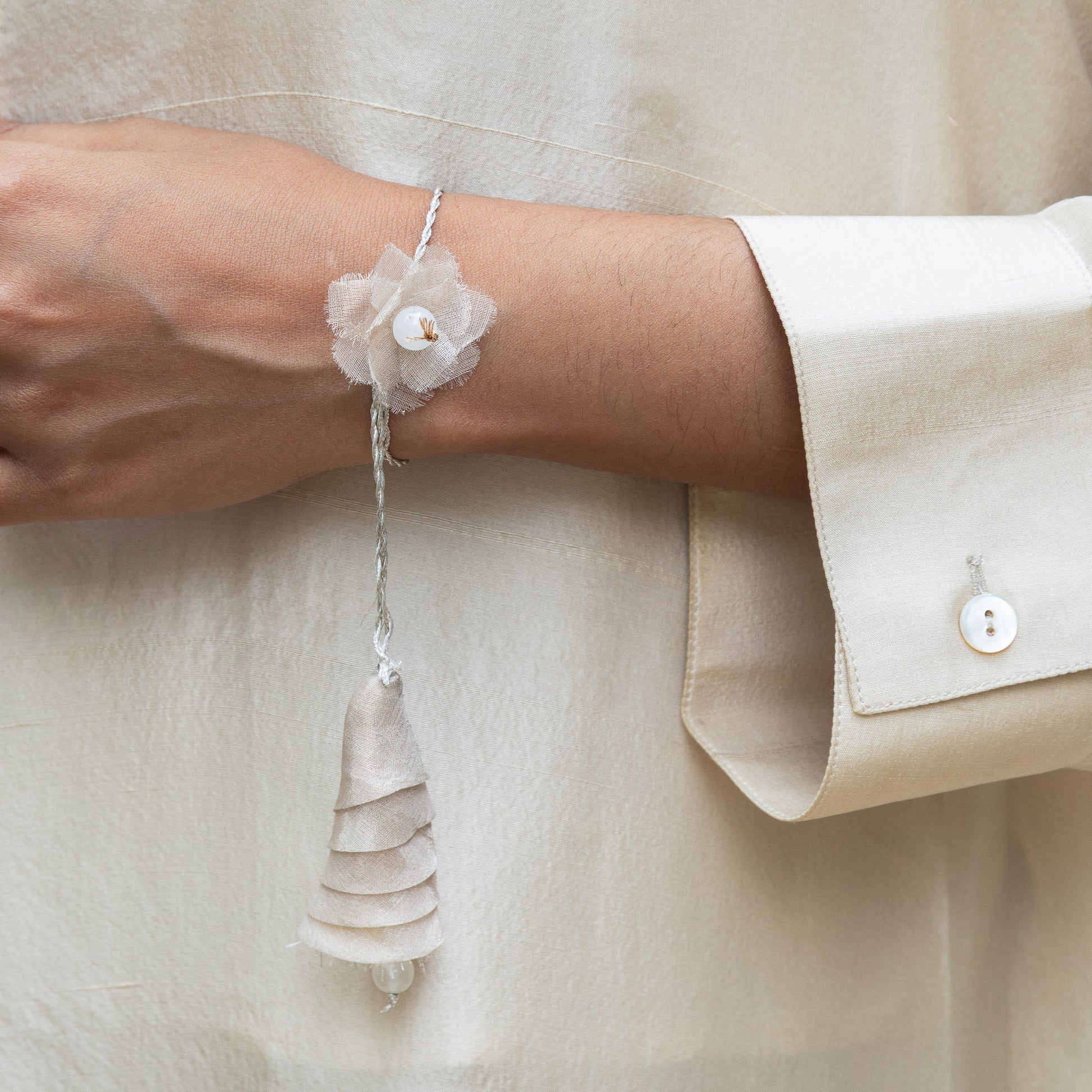 Moonstone Shine Rakhi Set  (2 rakhis, 2 lumbas)