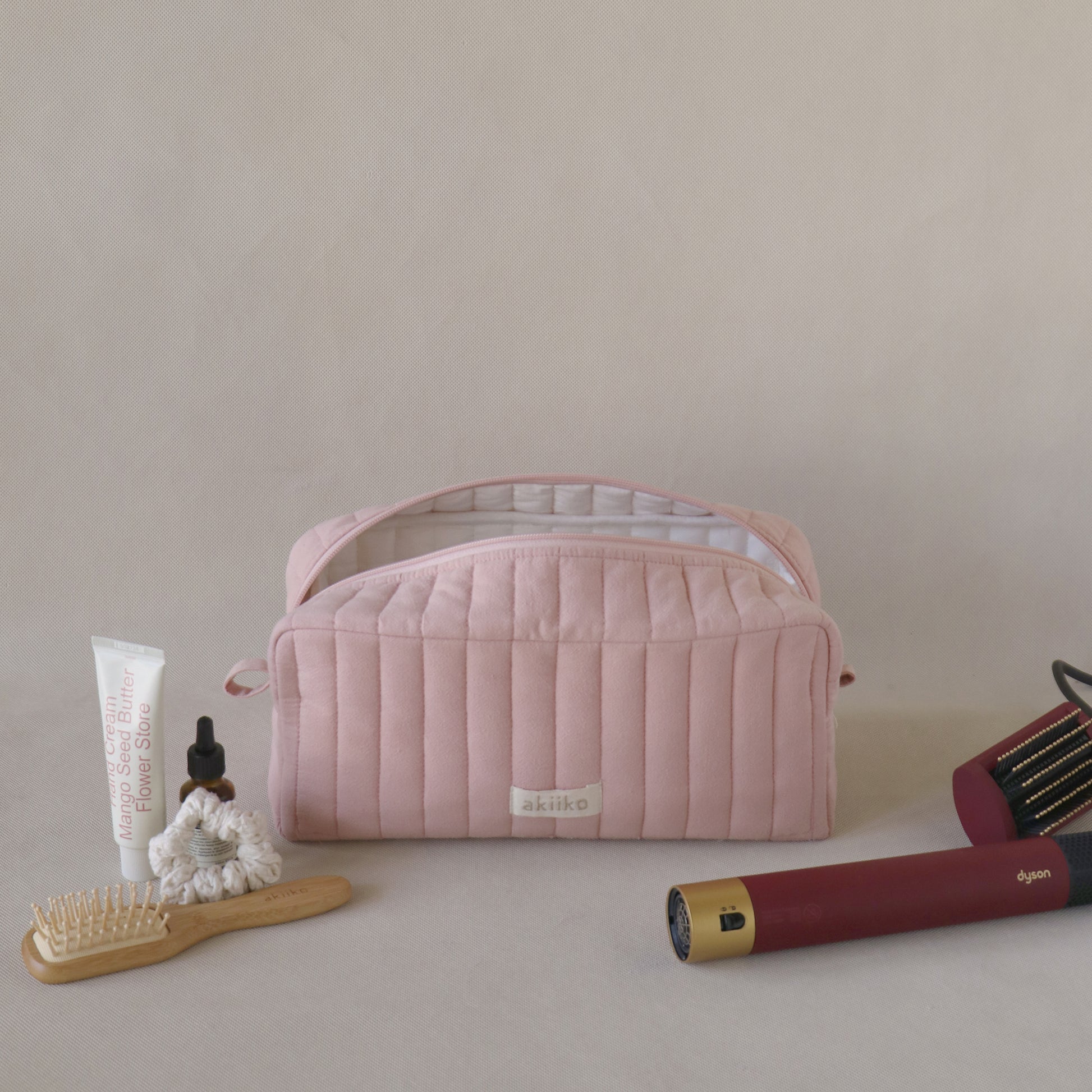 Crinkle Sectioned Long Pouch for Hair Supplies