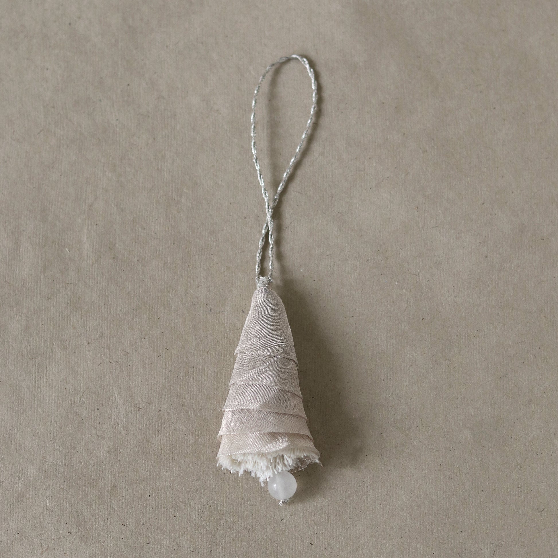 Moonstone Lustre Lumba-Silver