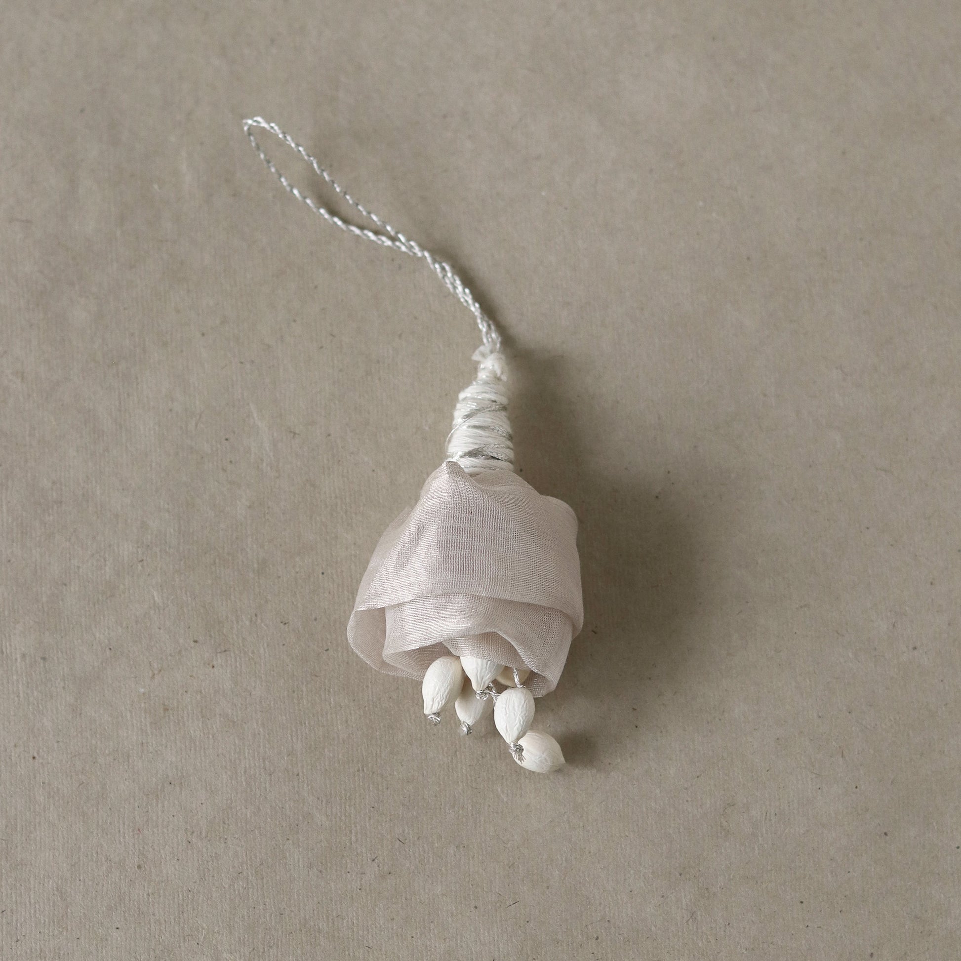 Gardenia Glow Lumba-Silver
