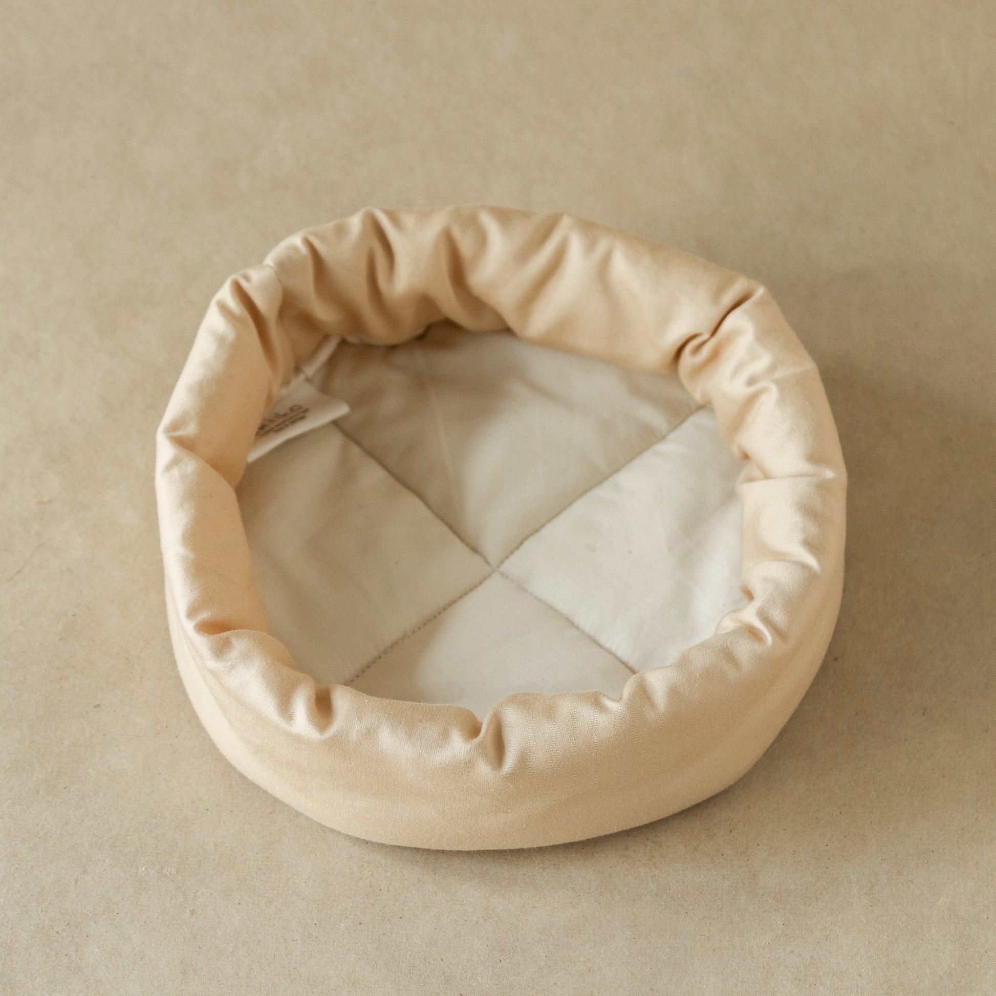 Two Tone Satin Puff Tray (round)