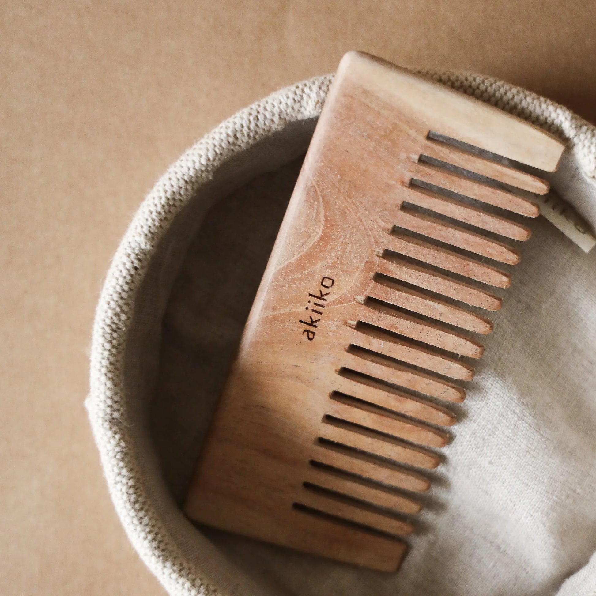 AKIIKO BASICS - Neem Wood Comb (pack of 3)