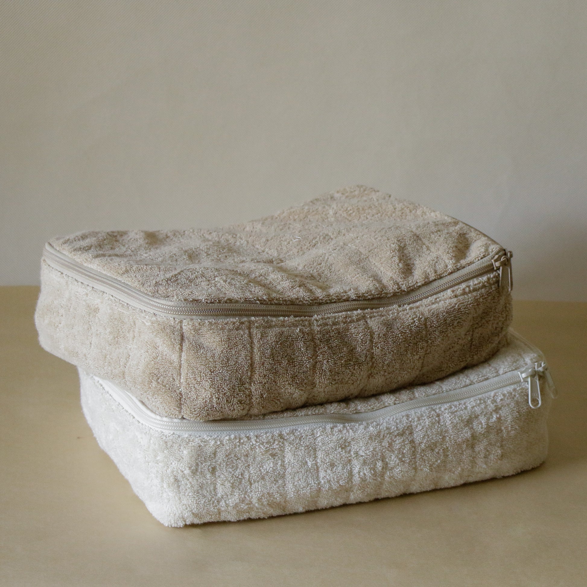 Soft terry packing cube in 100% cotton with zip closure