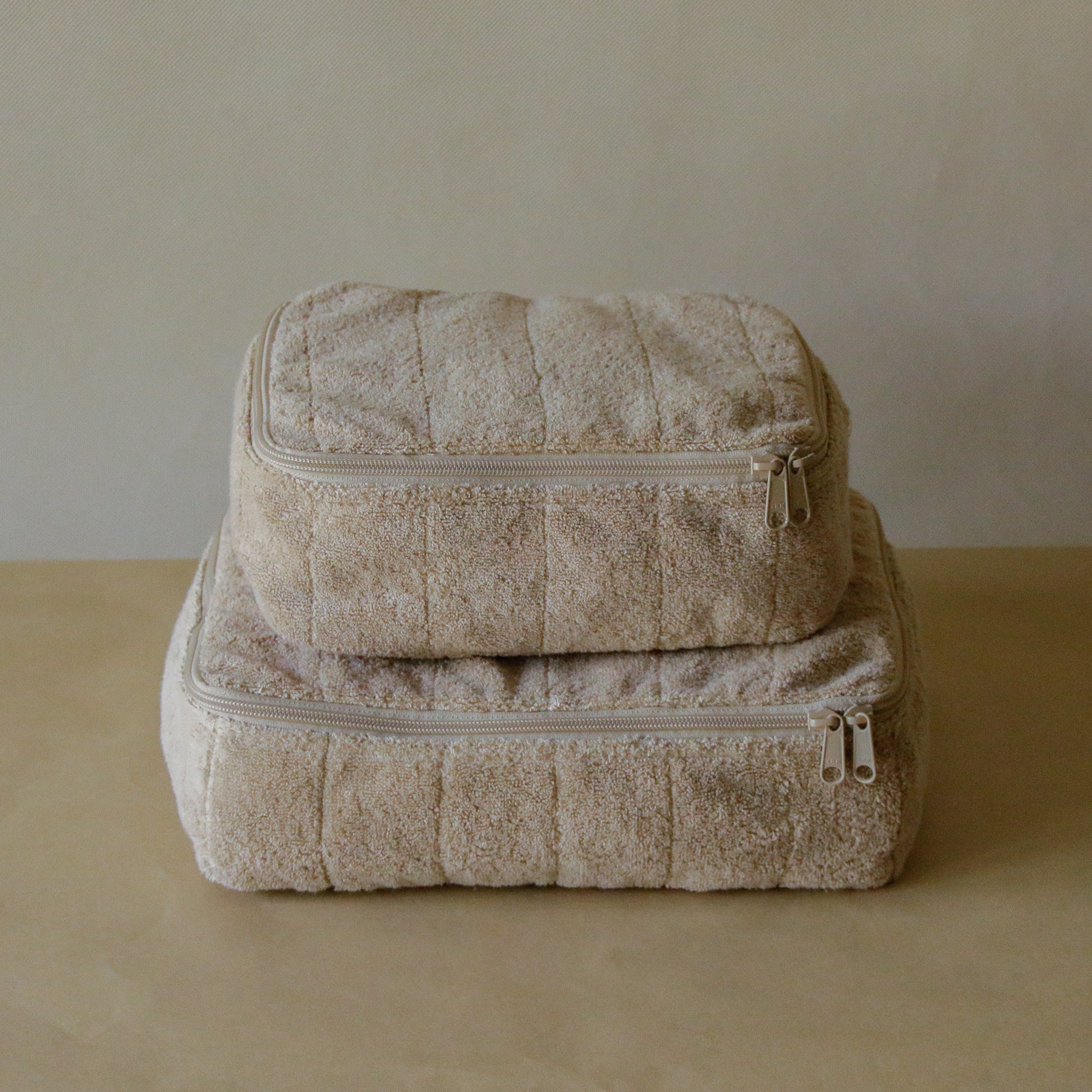 Soft terry packing cube in 100% cotton with zip closure