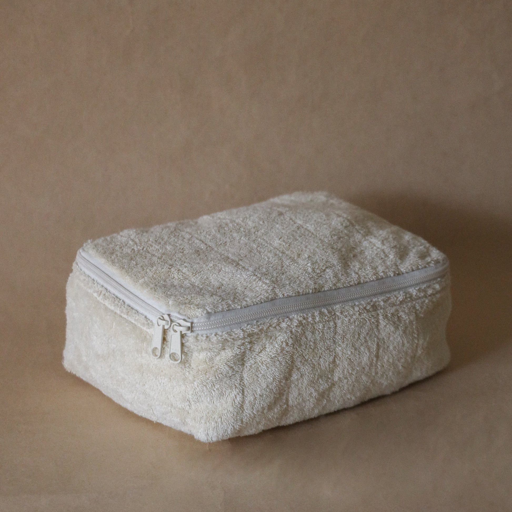 Soft terry packing cube in 100% cotton with zip closure