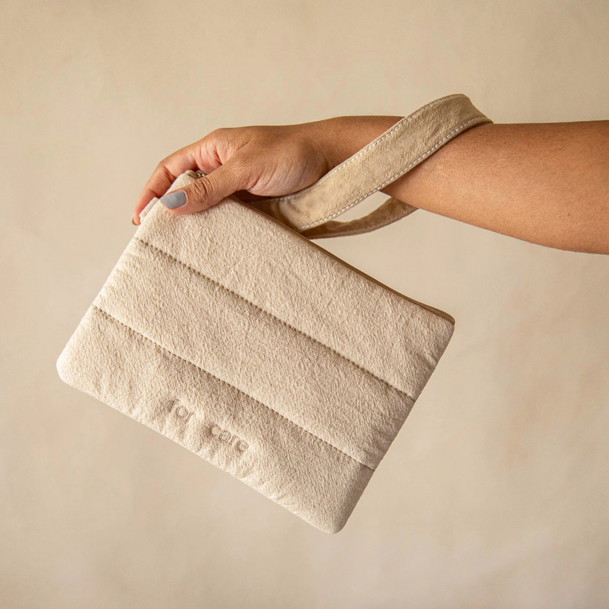 Crinkle Flat Pouch (Petit) With Wristlet