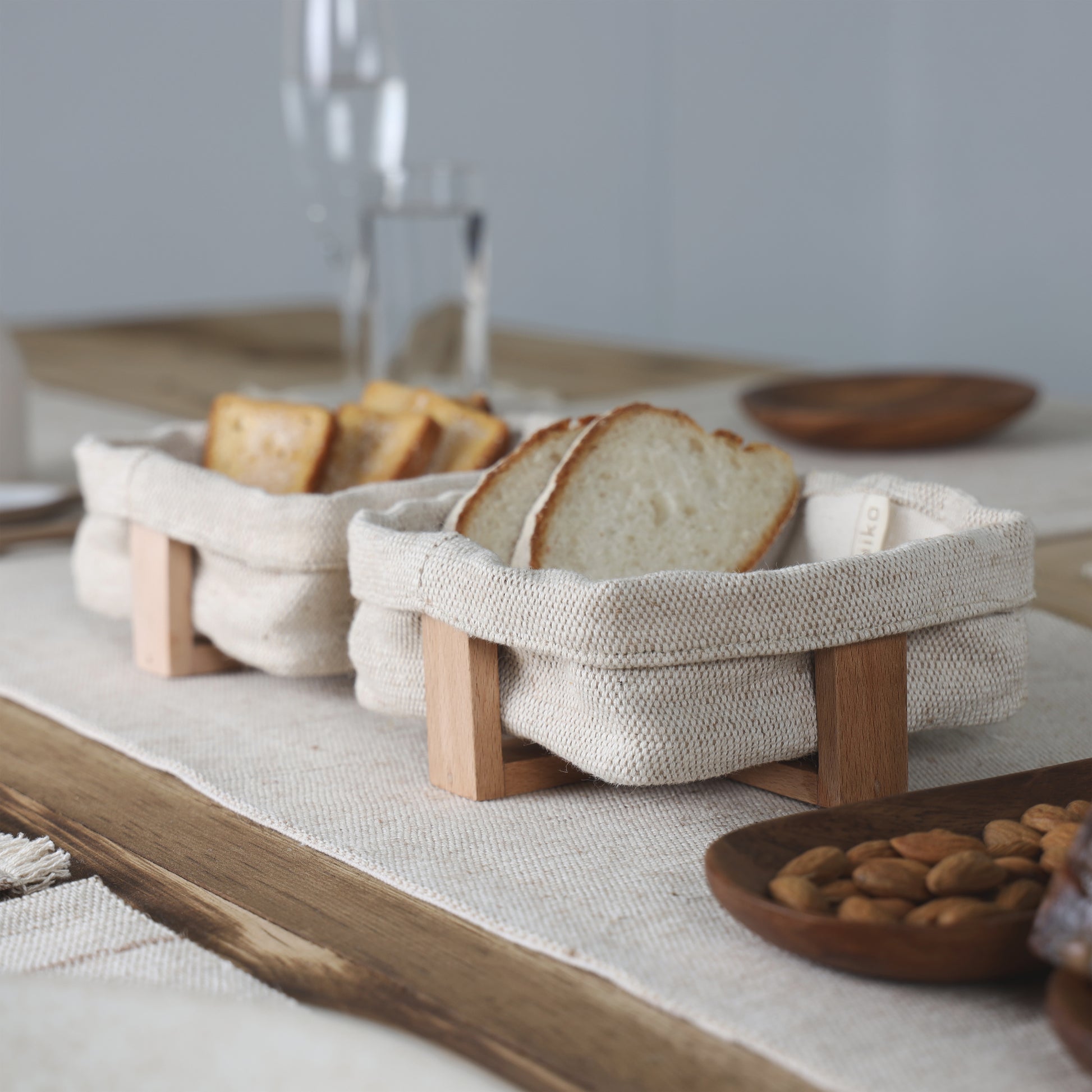 Juco Breadbaskets with Wooden Stand